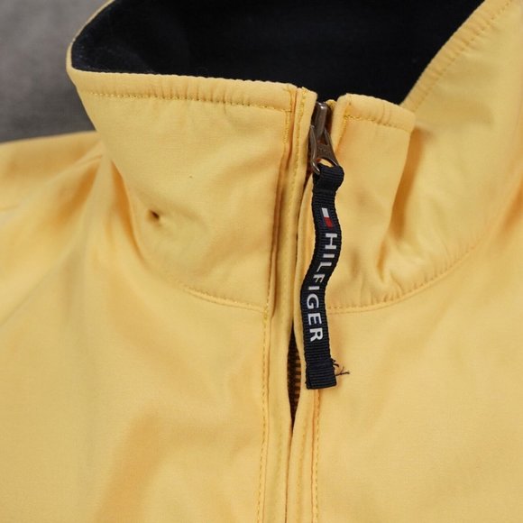 VTG Tommy Hilfiger Golf Jacket Mens M Yellow Langley Airforce Base Eaglewood GC - Picture 4 of 13